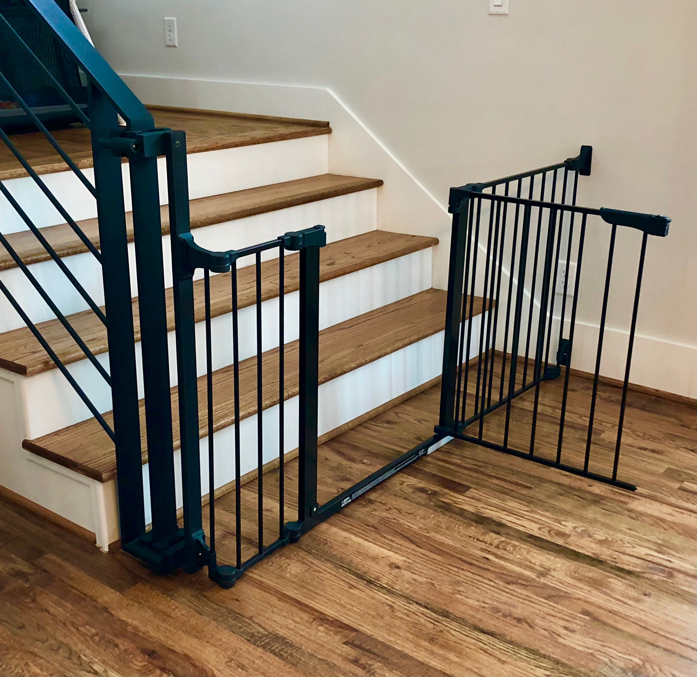 Best Baby Gates For Bottom Of Stairs